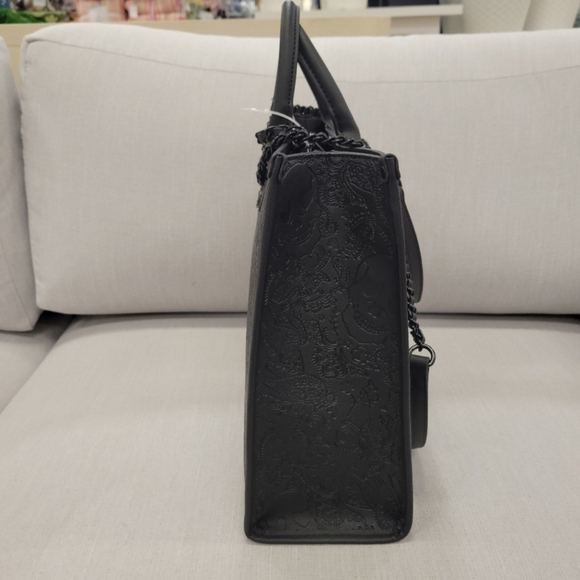 Betsey Johnson "skulltatstic"  black skull 2 PC large tote with wristlet XOKIARA - Picture 8 of 10